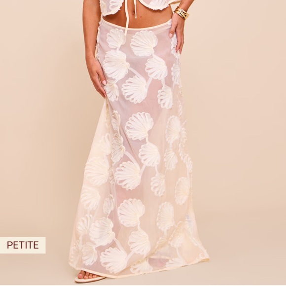 pretty little thing sheer shell maxi skirt - Picture 1 of 5